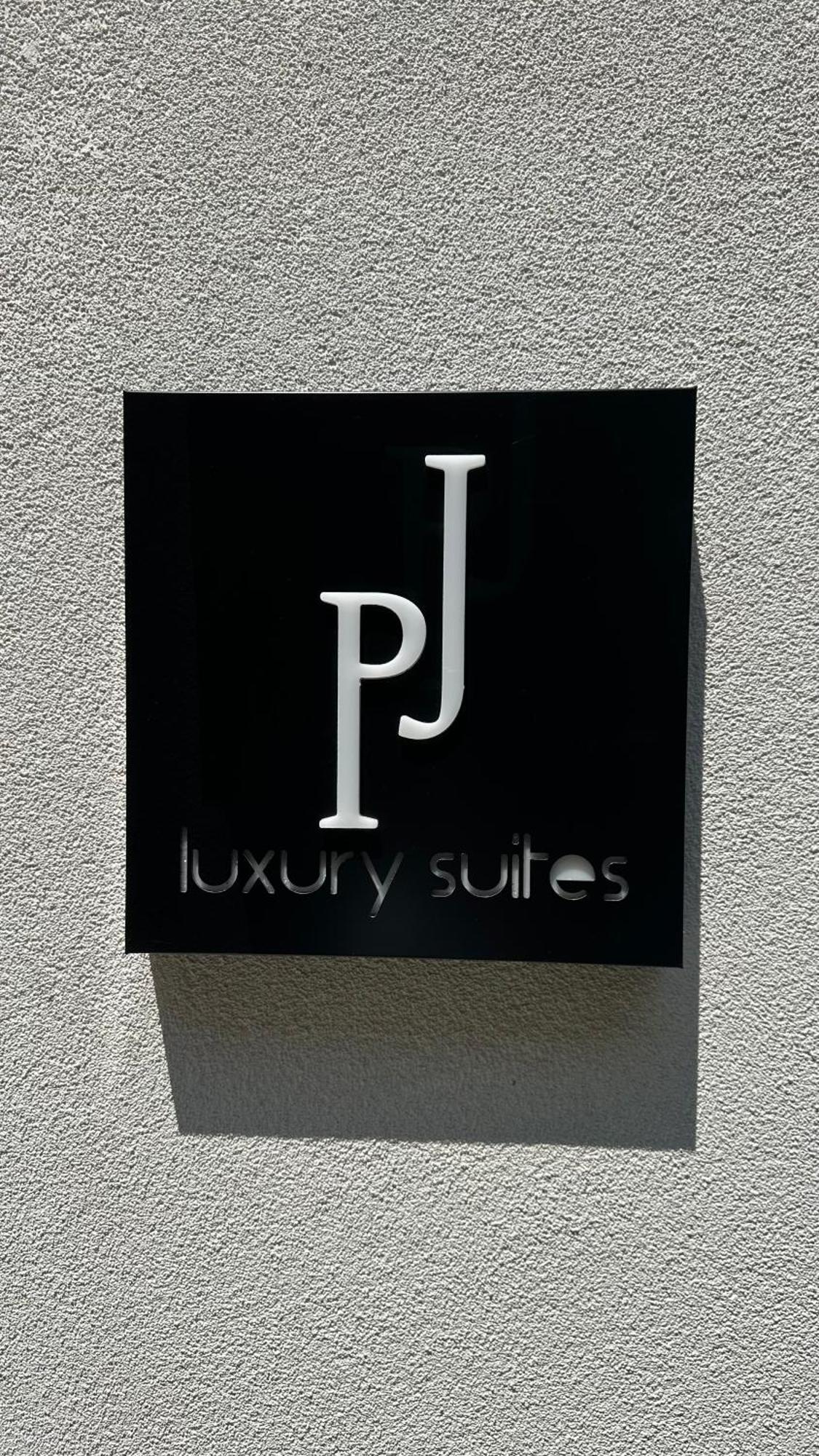 P J Luxury Suites Serres Esterno foto